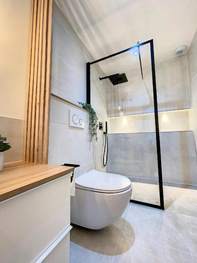 AppartChic - appartement standing - plein Centre&Parking privé Créon Extérieur photo
