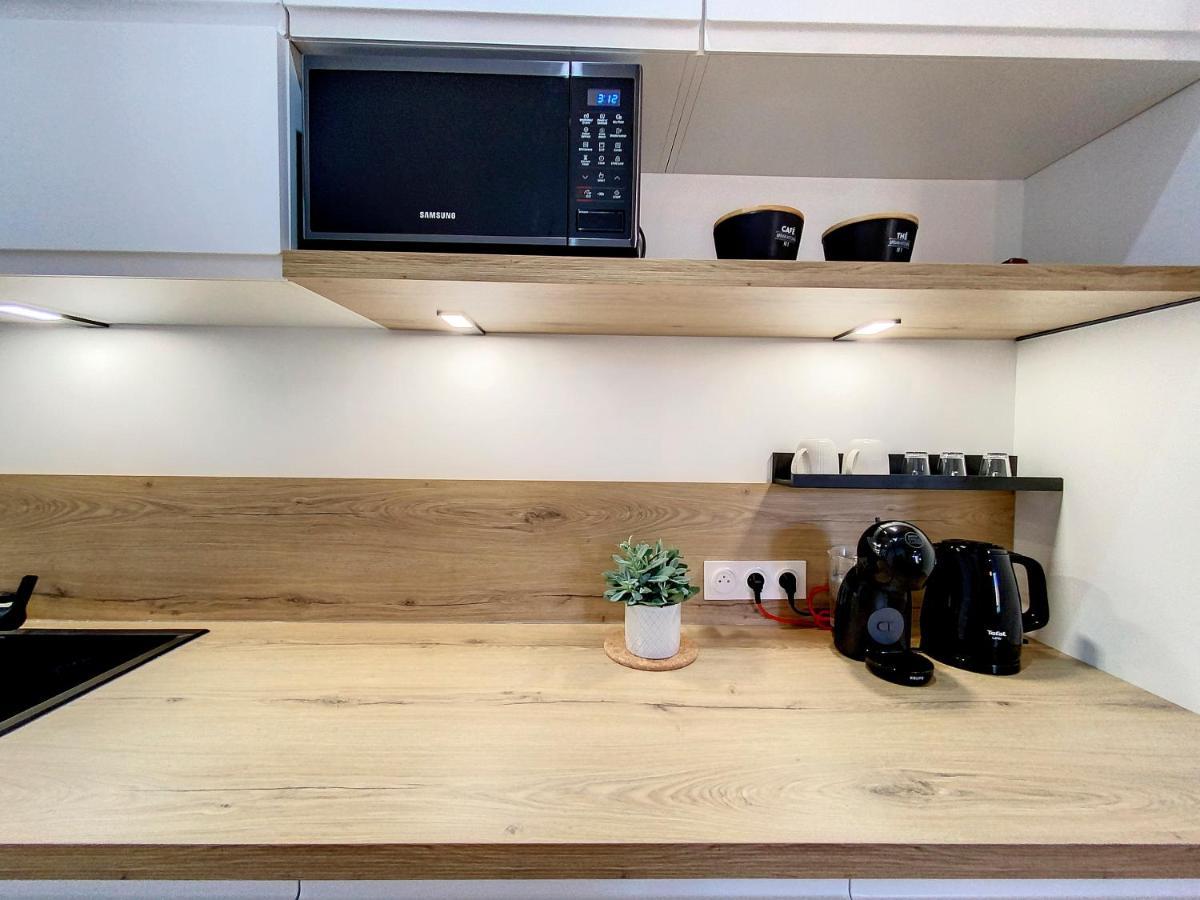 AppartChic - appartement standing - plein Centre&Parking privé Créon Extérieur photo
