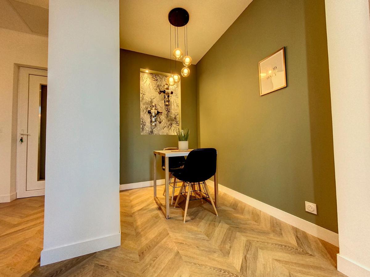 AppartChic - appartement standing - plein Centre&Parking privé Créon Extérieur photo