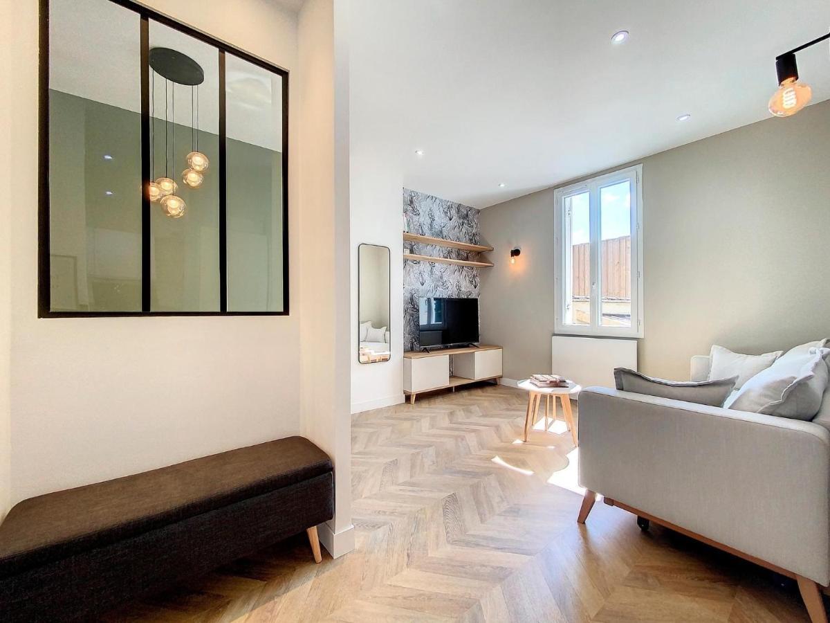 AppartChic - appartement standing - plein Centre&Parking privé Créon Extérieur photo