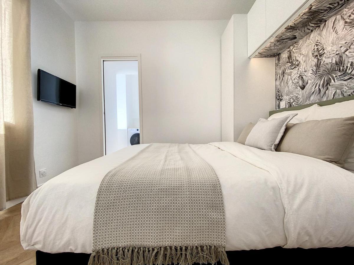 AppartChic - appartement standing - plein Centre&Parking privé Créon Extérieur photo