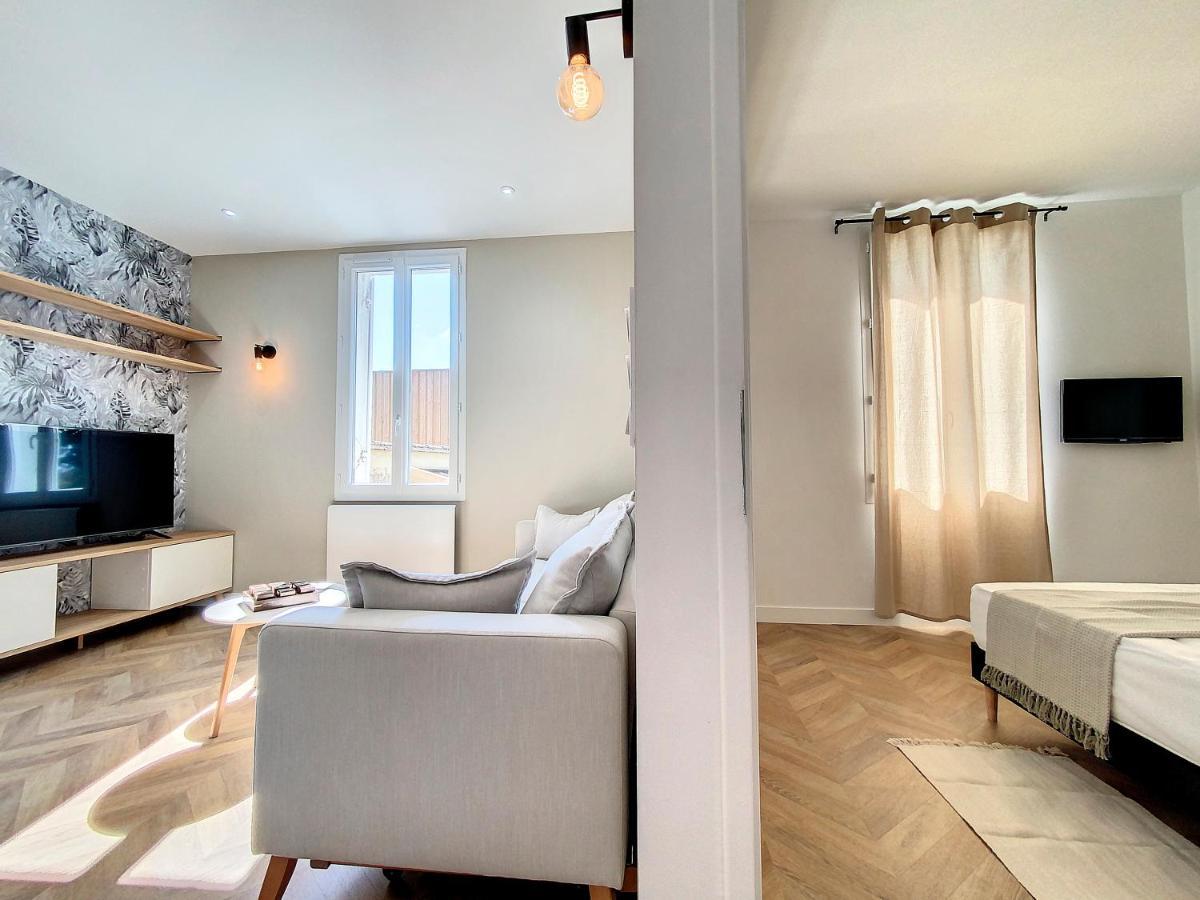 AppartChic - appartement standing - plein Centre&Parking privé Créon Extérieur photo